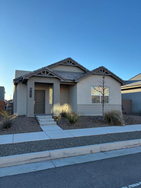 Photo of 6121 Strand Loop SE, Albuquerque, NM 87106 (MLS # 1097371)