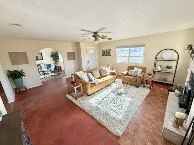 925 Salt Missions Trail