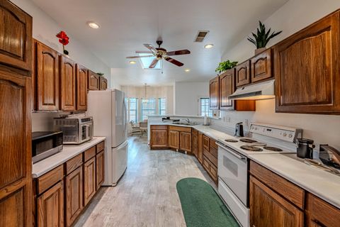 Photo of 2000 Turrietta Lane SW, Albuquerque, NM 87105 (MLS # 1100072)