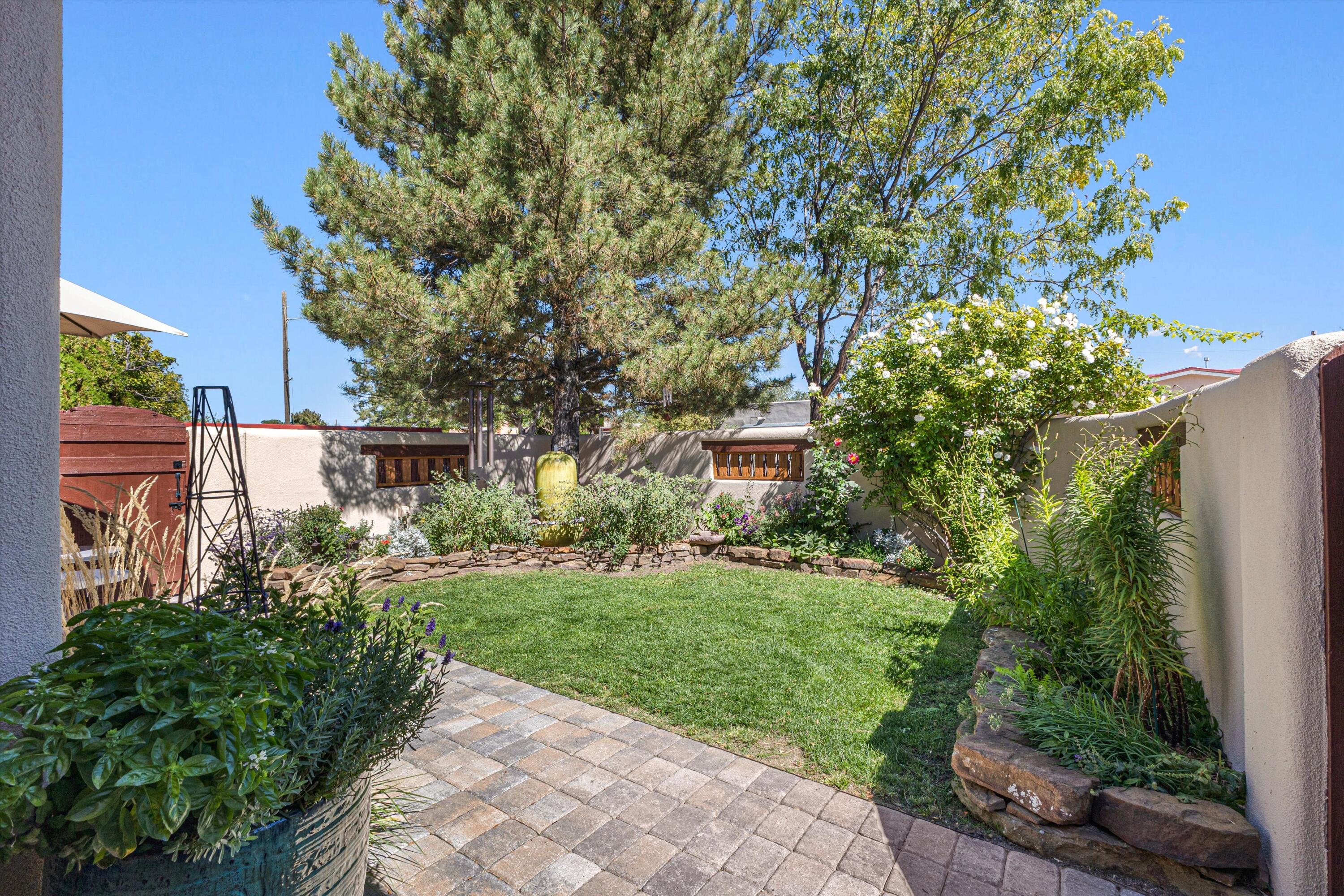 1002 Calle Margarita