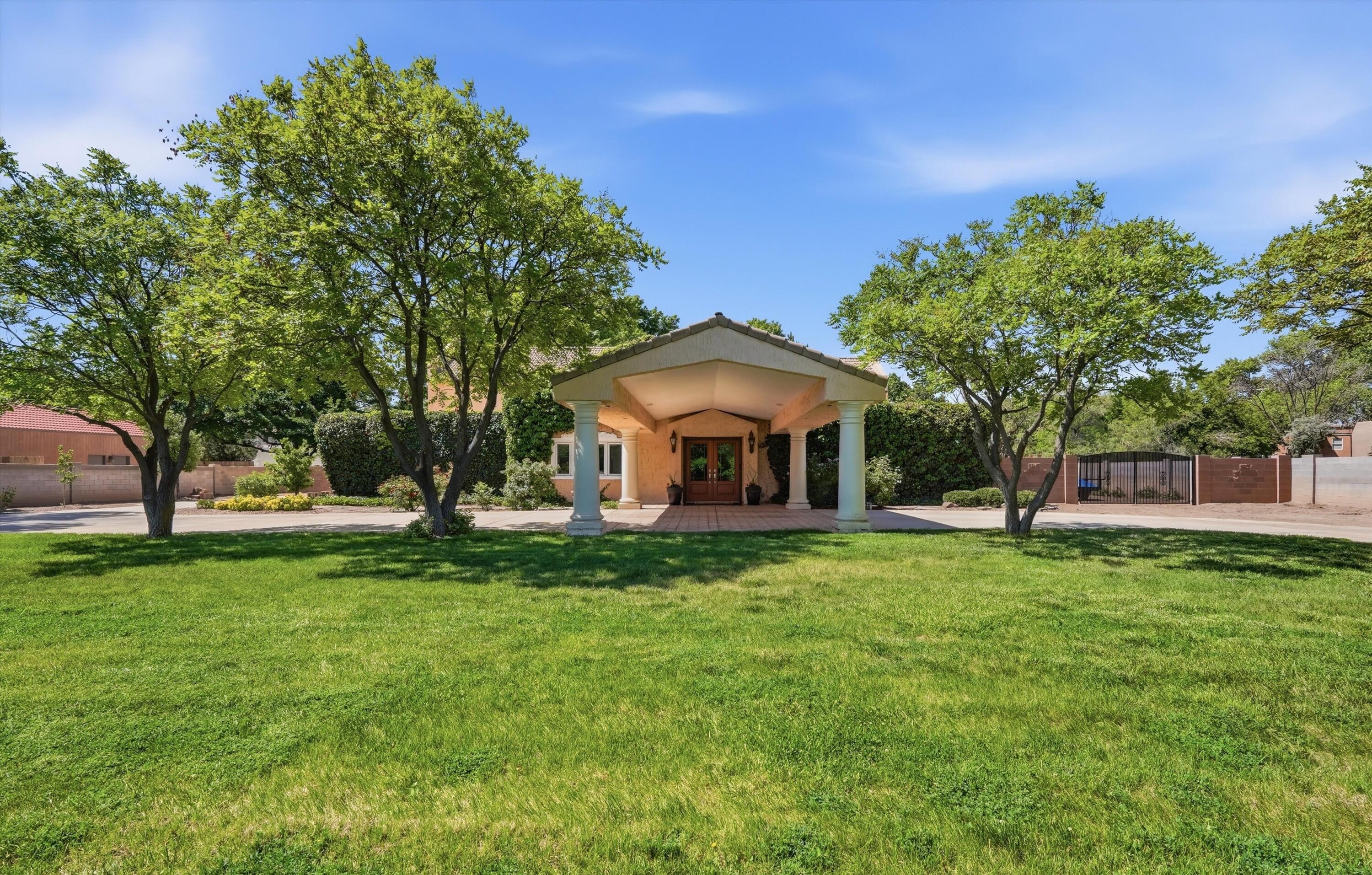 1022 Camino Ranchitos NW