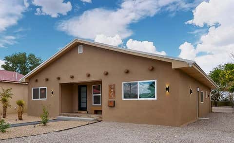 Photo of 1423 Van Cleave Road NW, Albuquerque, NM 87107 (MLS # 1108101)