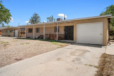Photo of 716 MARCELLA Street NE, Albuquerque, NM 87123 (MLS # 1088840)