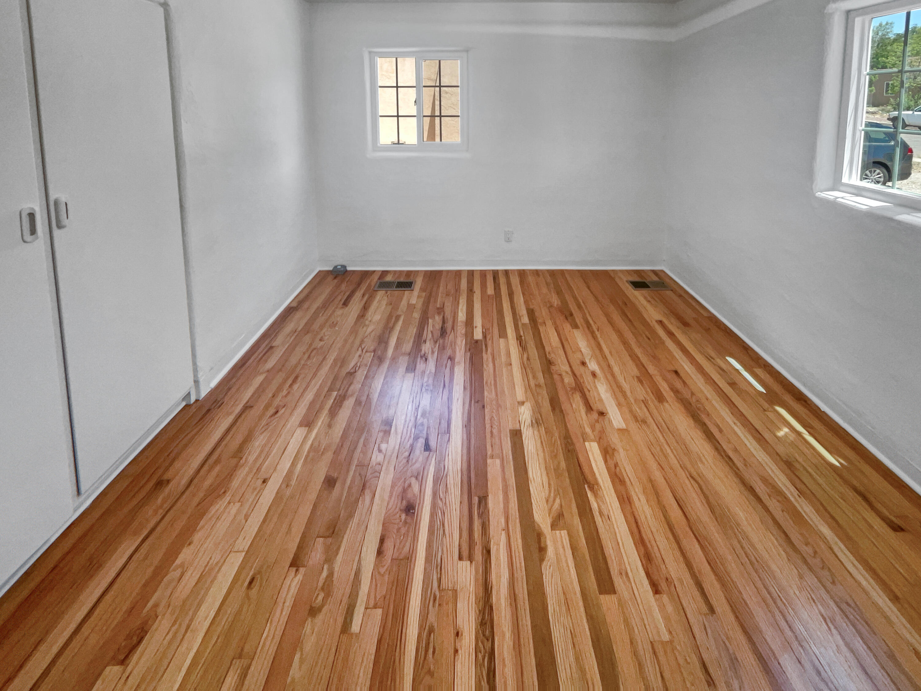 2711 MONTEREY Avenue SE