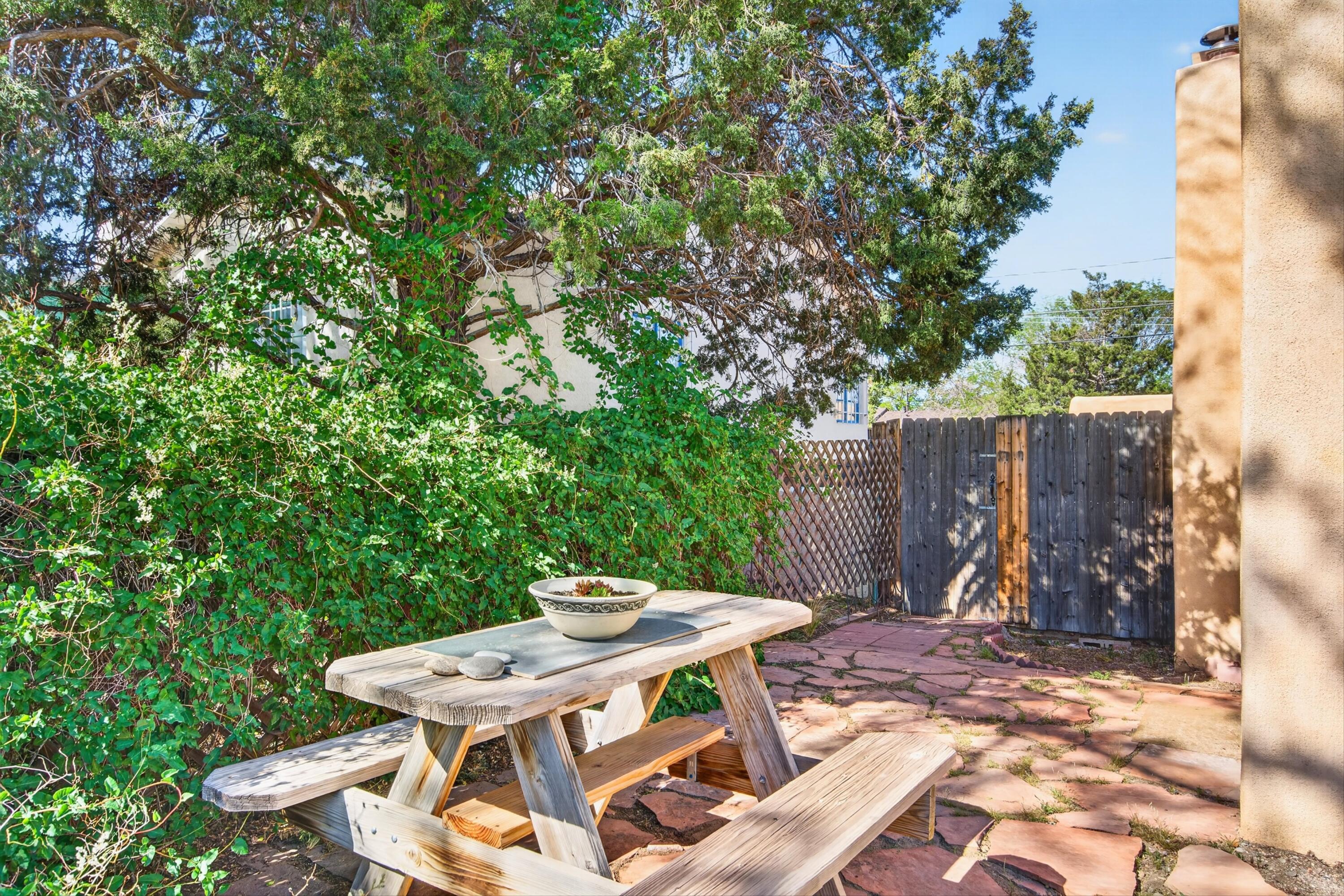 1209 Princeton Drive SE