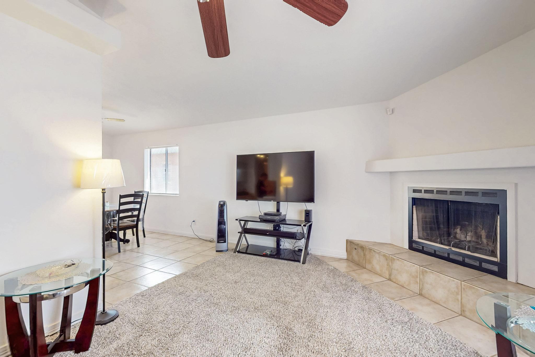 402 Calle Don Santiago, Los Lunas, New Mexico image 4