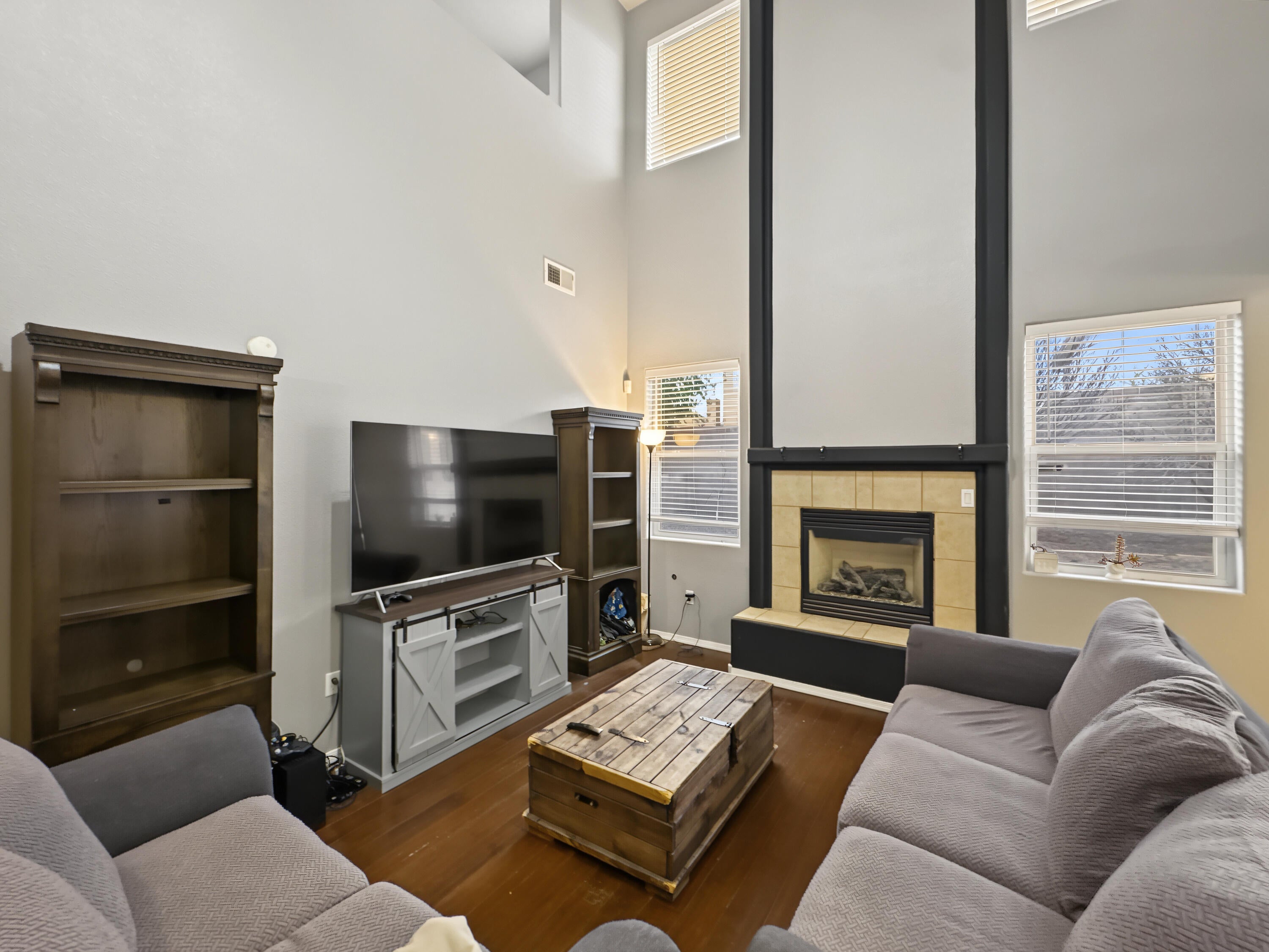 905 Molten Place NW