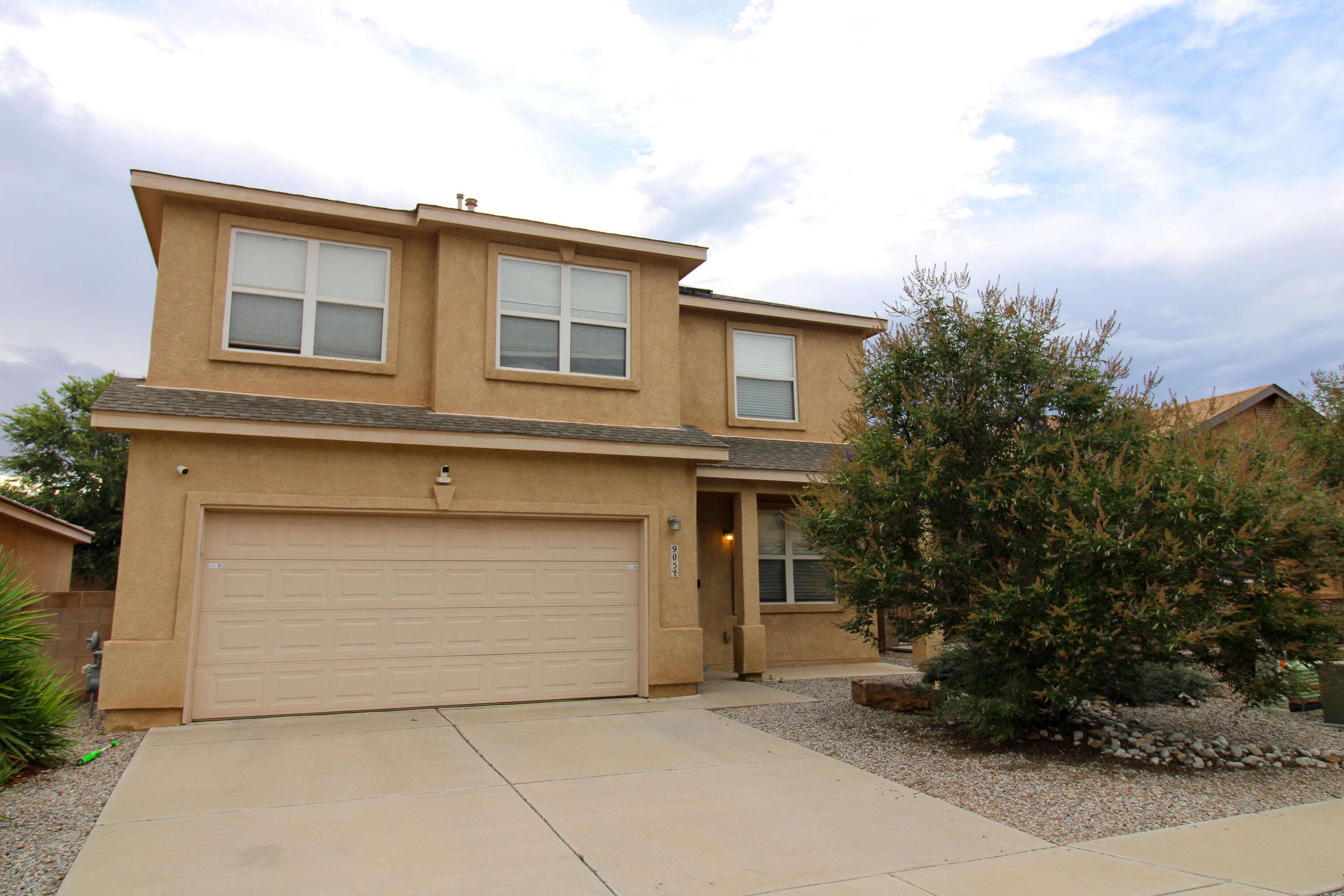 905 Molten Place NW