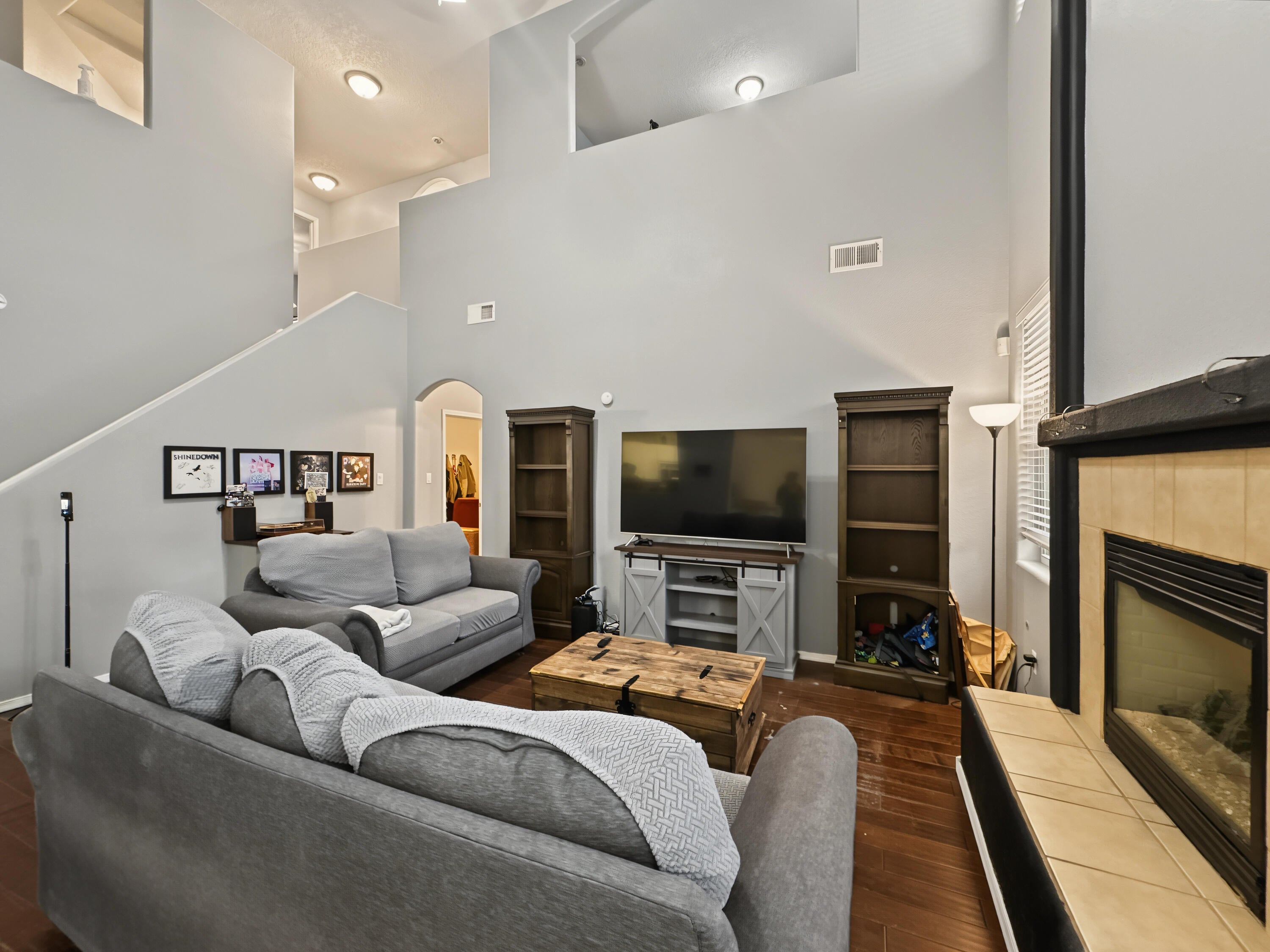 905 Molten Place NW