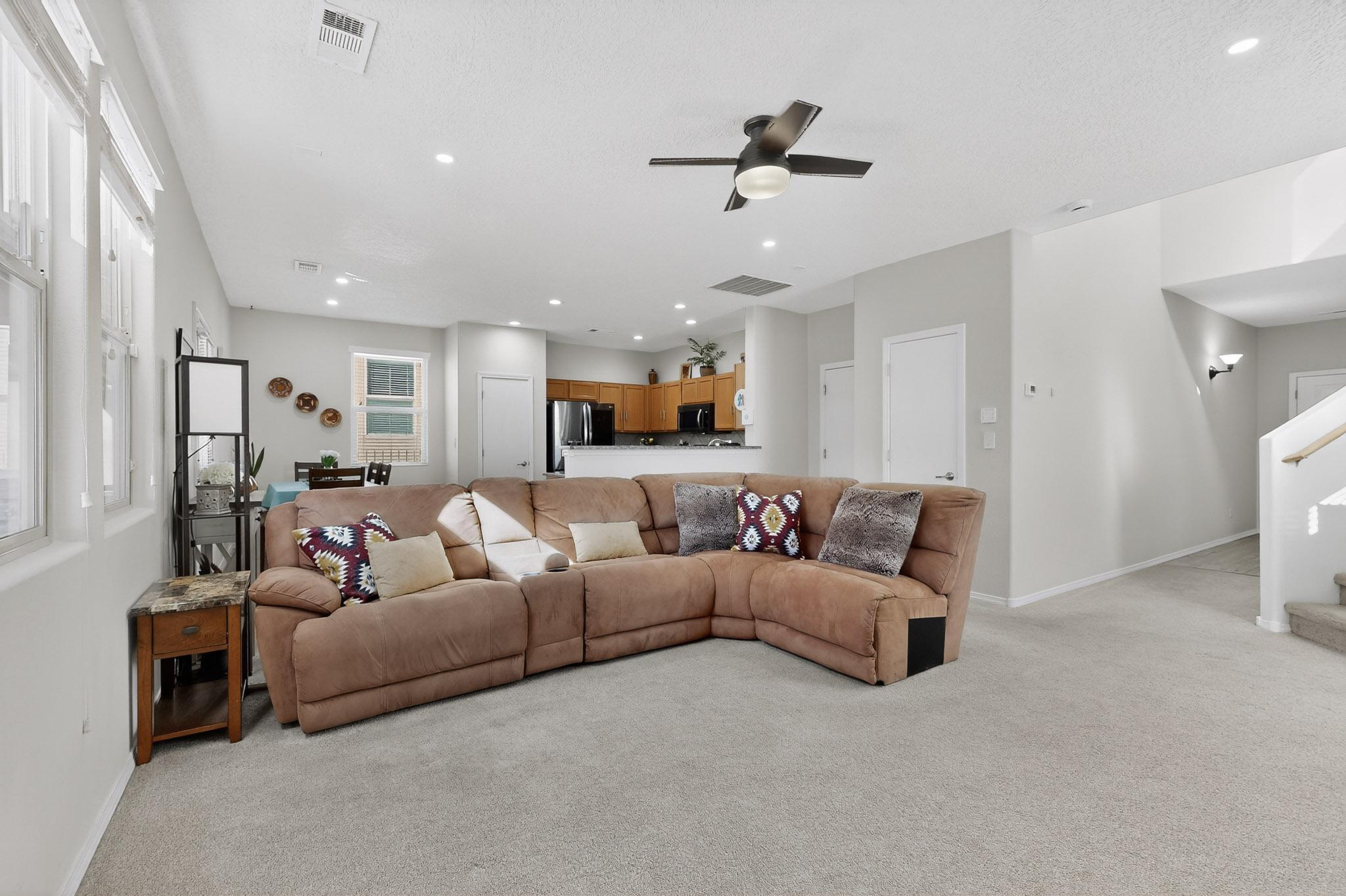 2334 Vista De Colinas Drive SE