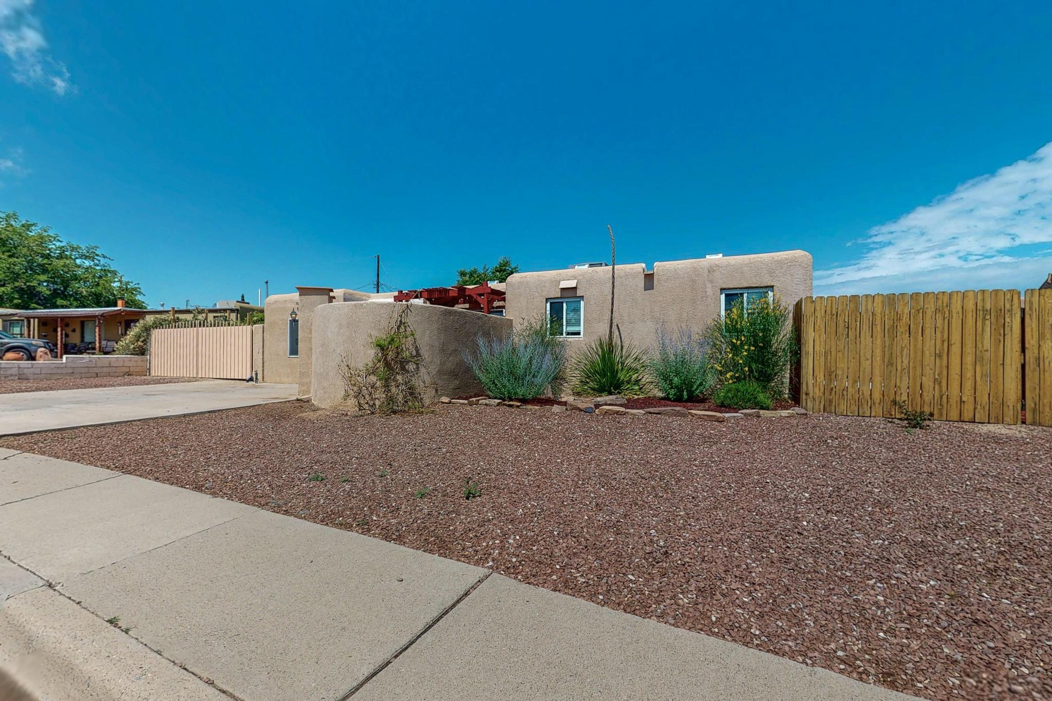 3521 Valencia Drive, Albuquerque, New Mexico image 2