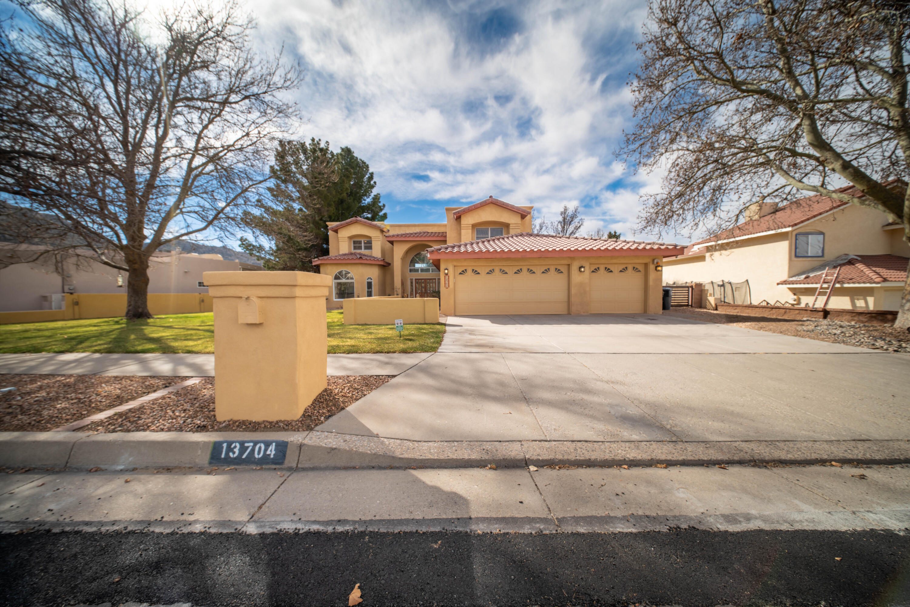 13704 Crested Butte Drive NE