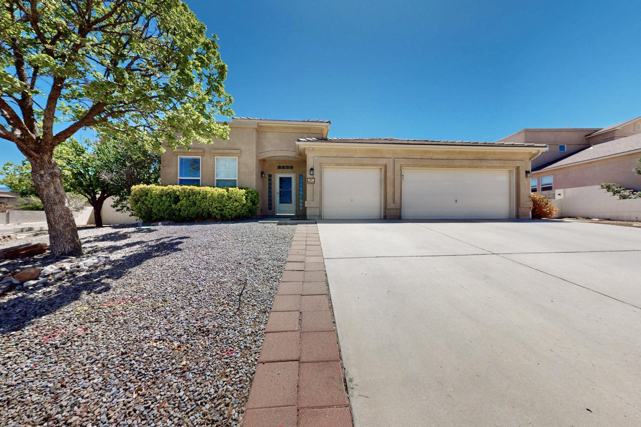 4954 Dream Dancer Drive, Rio Rancho, New Mexico image 2