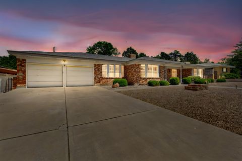 Photo of 1414 CALIFORNIA Street NE, Albuquerque, NM 87110 (MLS # 1086954)