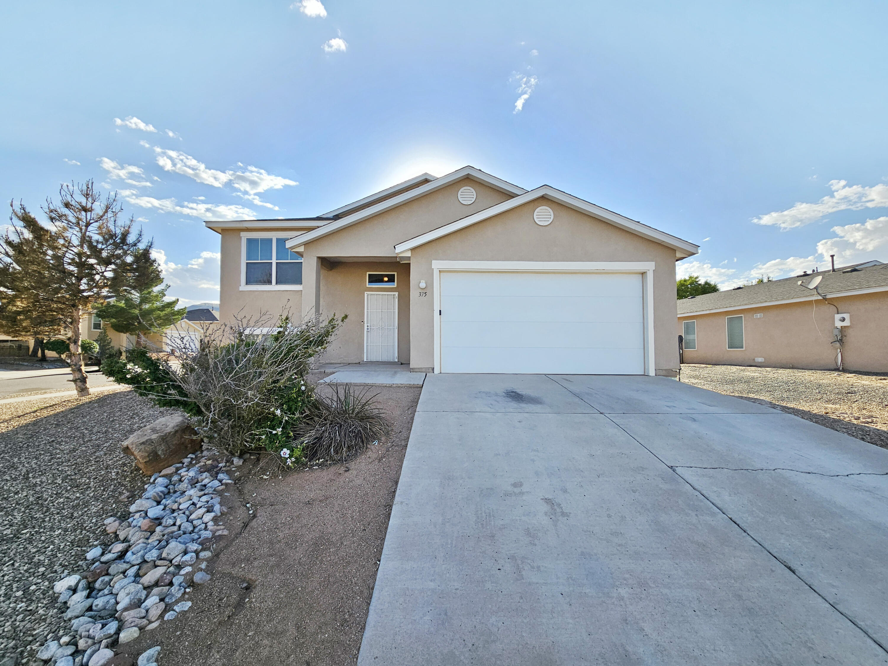 375 Cloud View Avenue, Los Lunas, New Mexico image 2