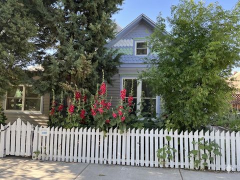 Photo of 517 Coal Avenue SE, Albuquerque, NM 87102 (MLS # 1103883)
