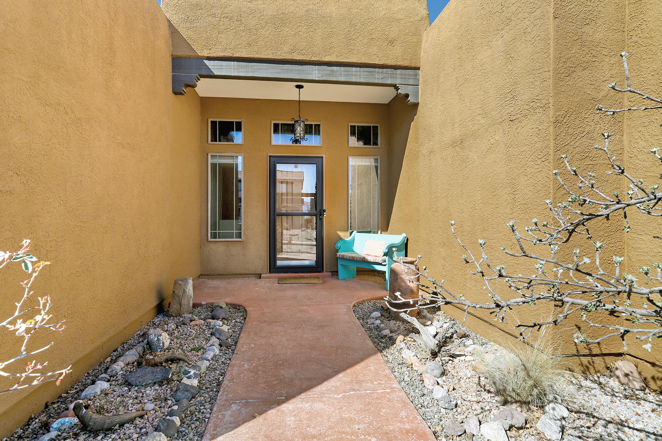 861 Loma Pinon Loop NE