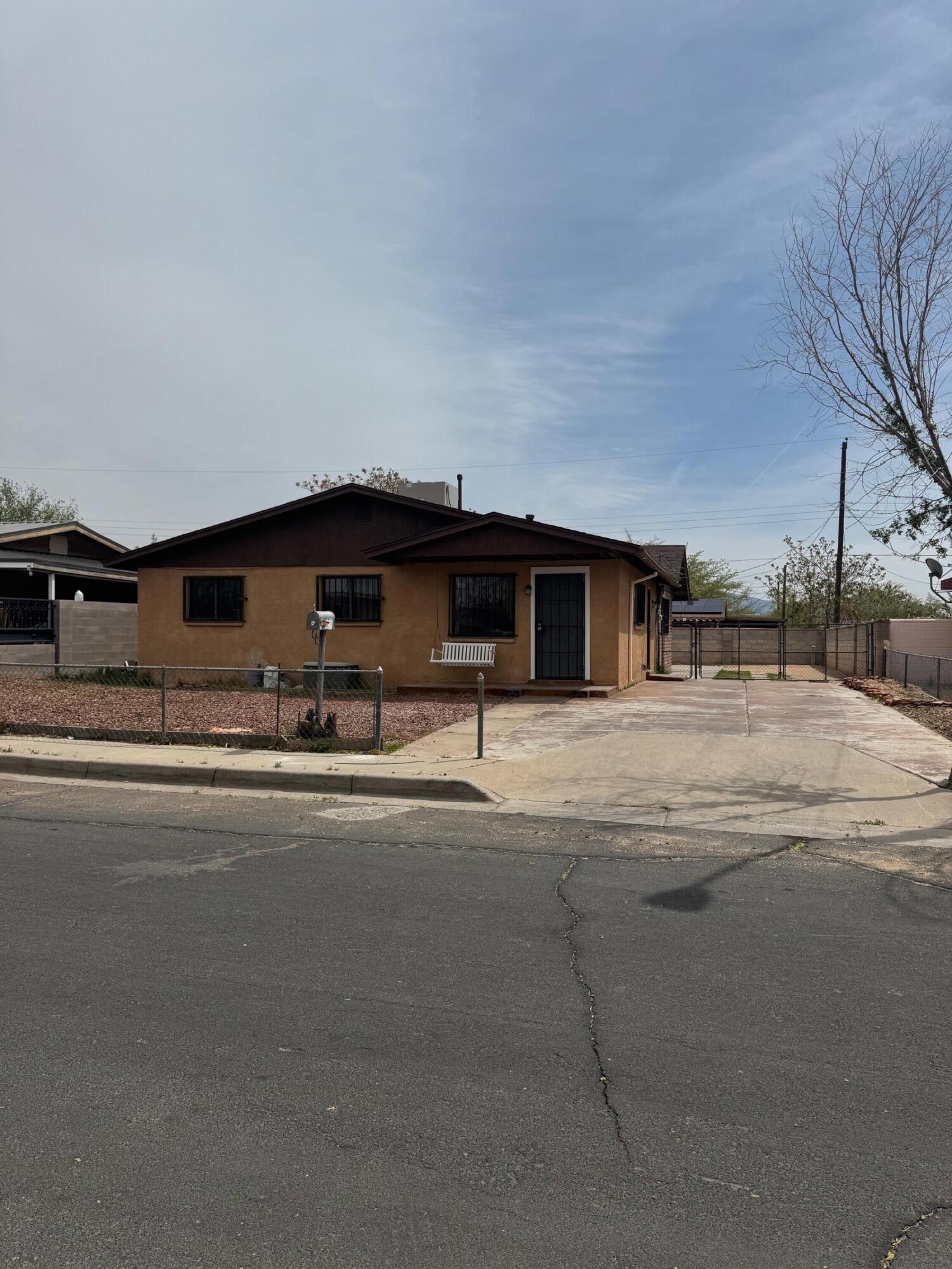 1512 55th Street, Albuquerque, New Mexico image 2