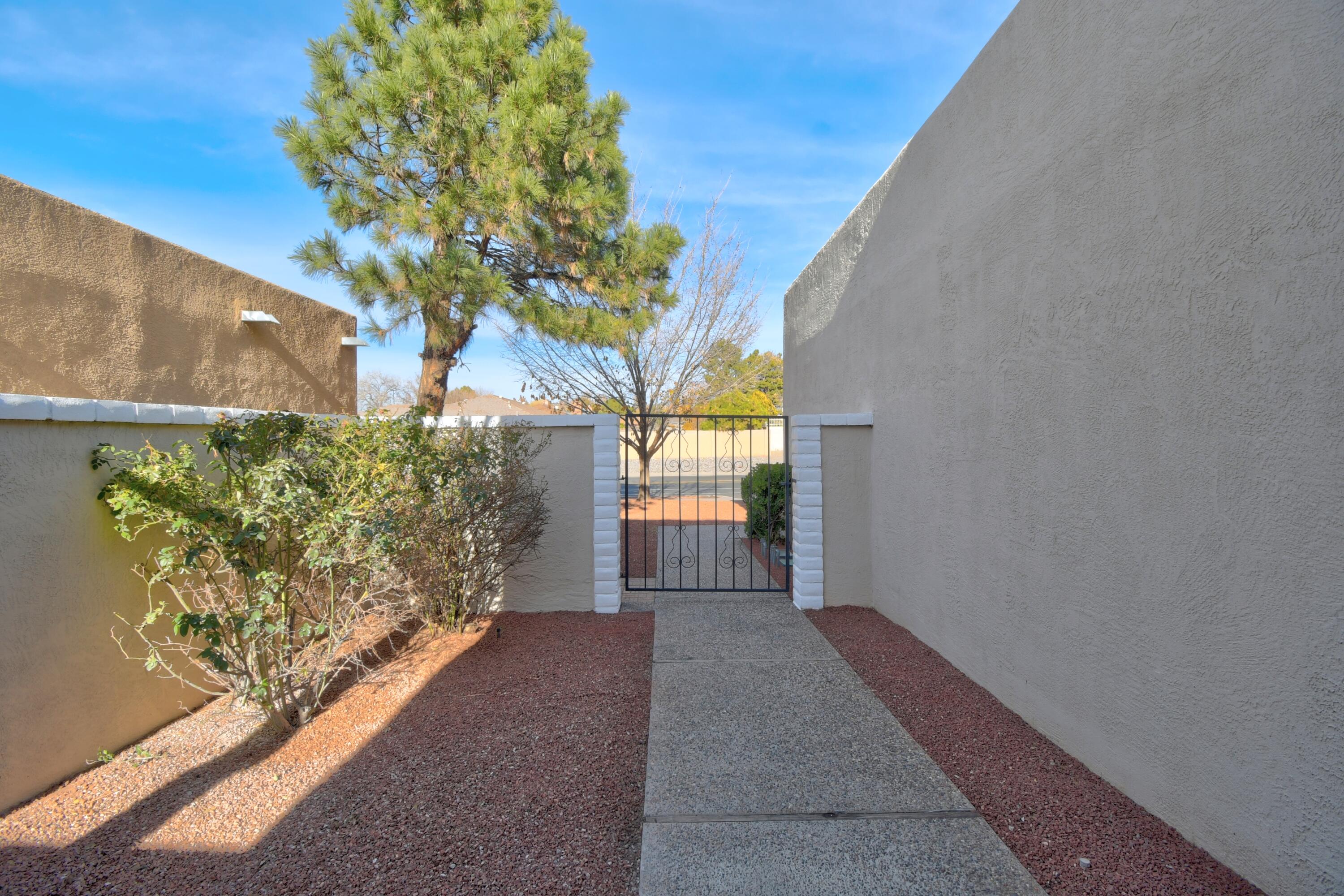 8504 Spain Road, Albuquerque, New Mexico image 2