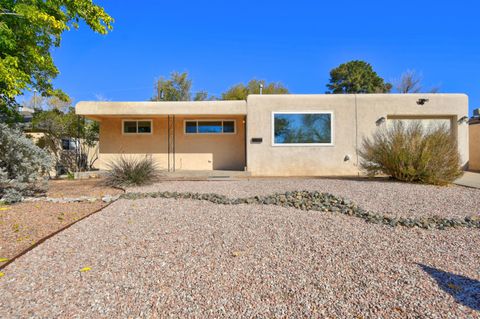 Photo of 11417 Snowheights Boulevard NE, Albuquerque, NM 87112 (MLS # 1094458)