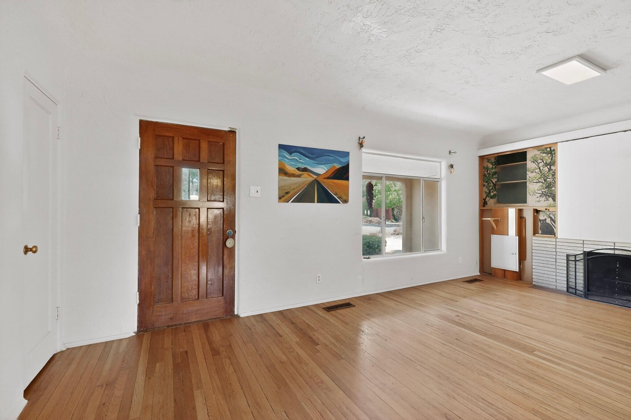 703 Solar Road NW