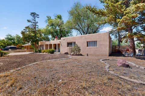 Homes For Sale - 703 Solar Road<br/> Bernalillo County, Albuquerque, NM 87107