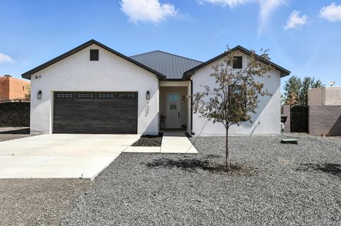 Photo of 1645 16TH Avenue SE, Rio Rancho, NM 87124 (MLS # 1087387)