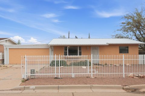Photo of 620 S 11th Street, Belen, NM 87002 (MLS # 1101288)