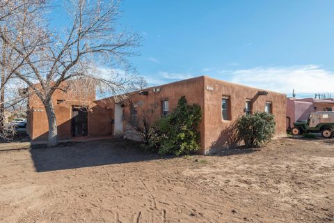 520 16th Street NW Albuquerque NM 87104