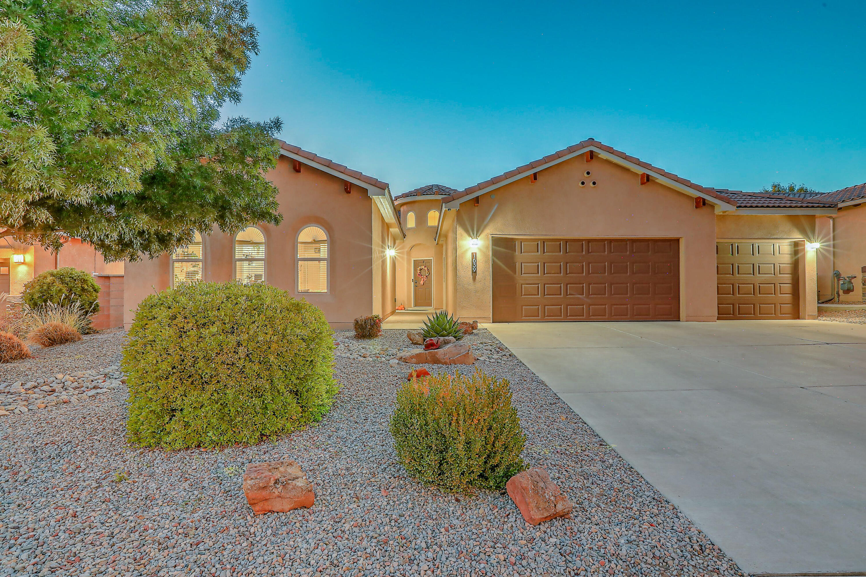 1639 Vista De Colinas Drive, Rio Rancho, New Mexico image 3