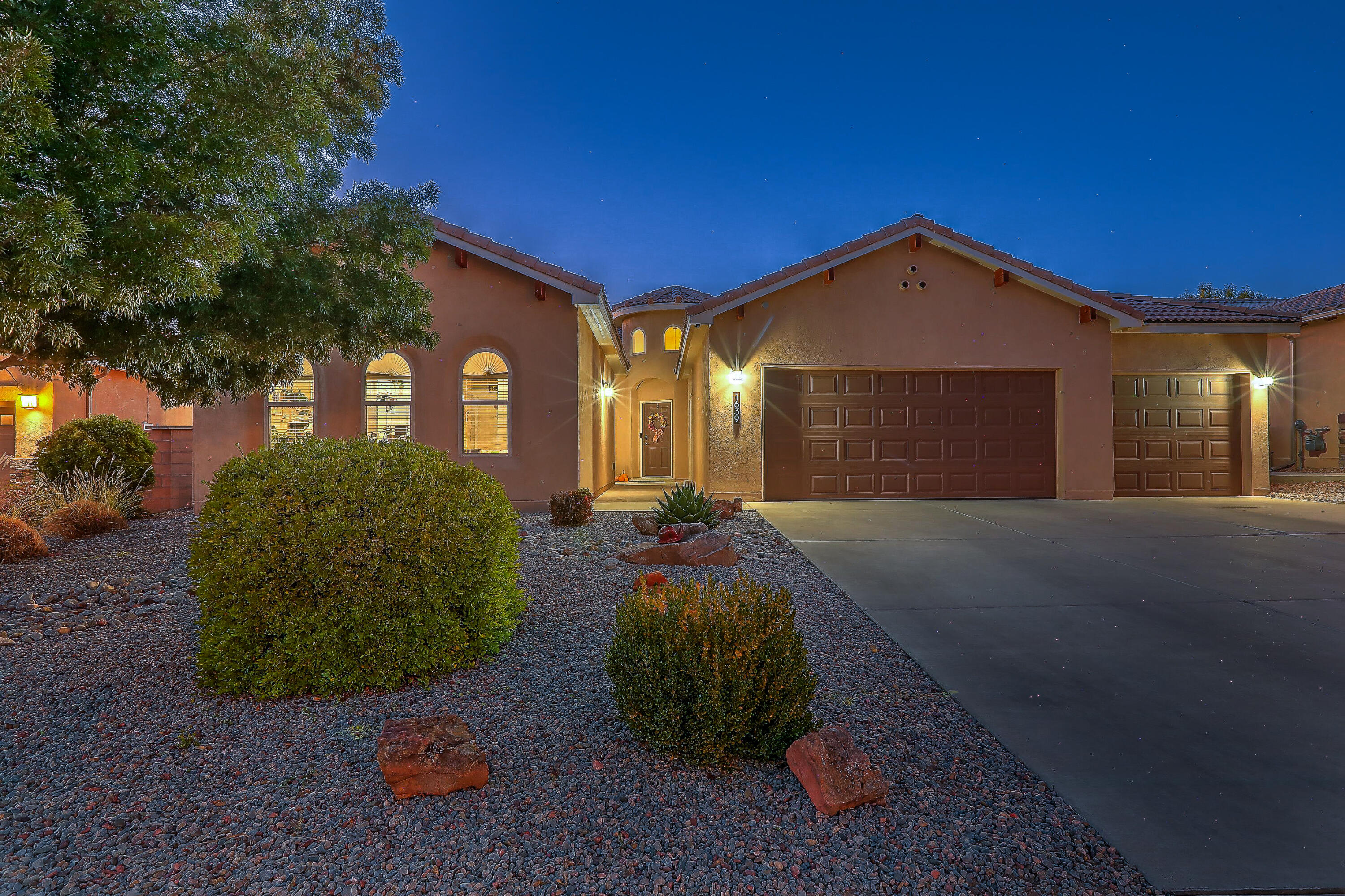 1639 Vista De Colinas Drive, Rio Rancho, New Mexico image 40