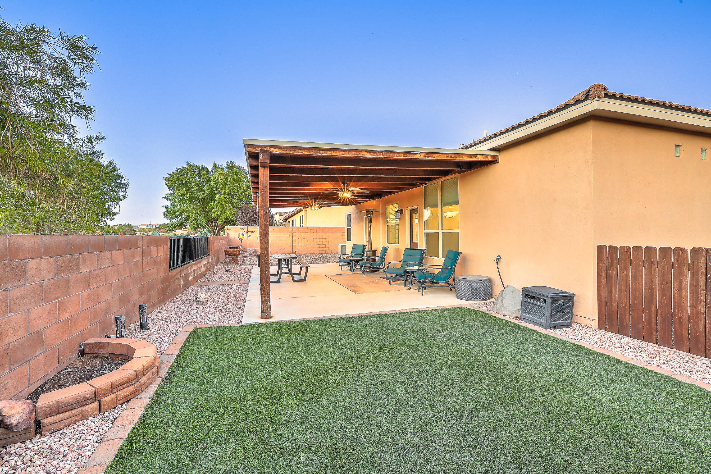 1639 Vista De Colinas Drive, Rio Rancho, New Mexico image 36