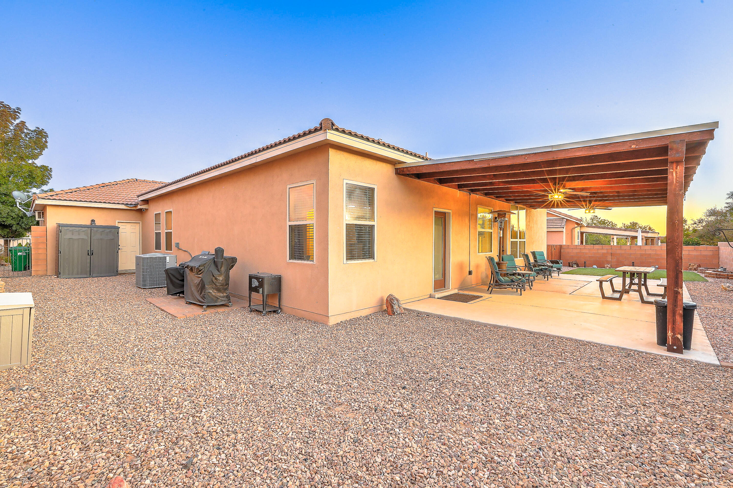 1639 Vista De Colinas Drive, Rio Rancho, New Mexico image 38