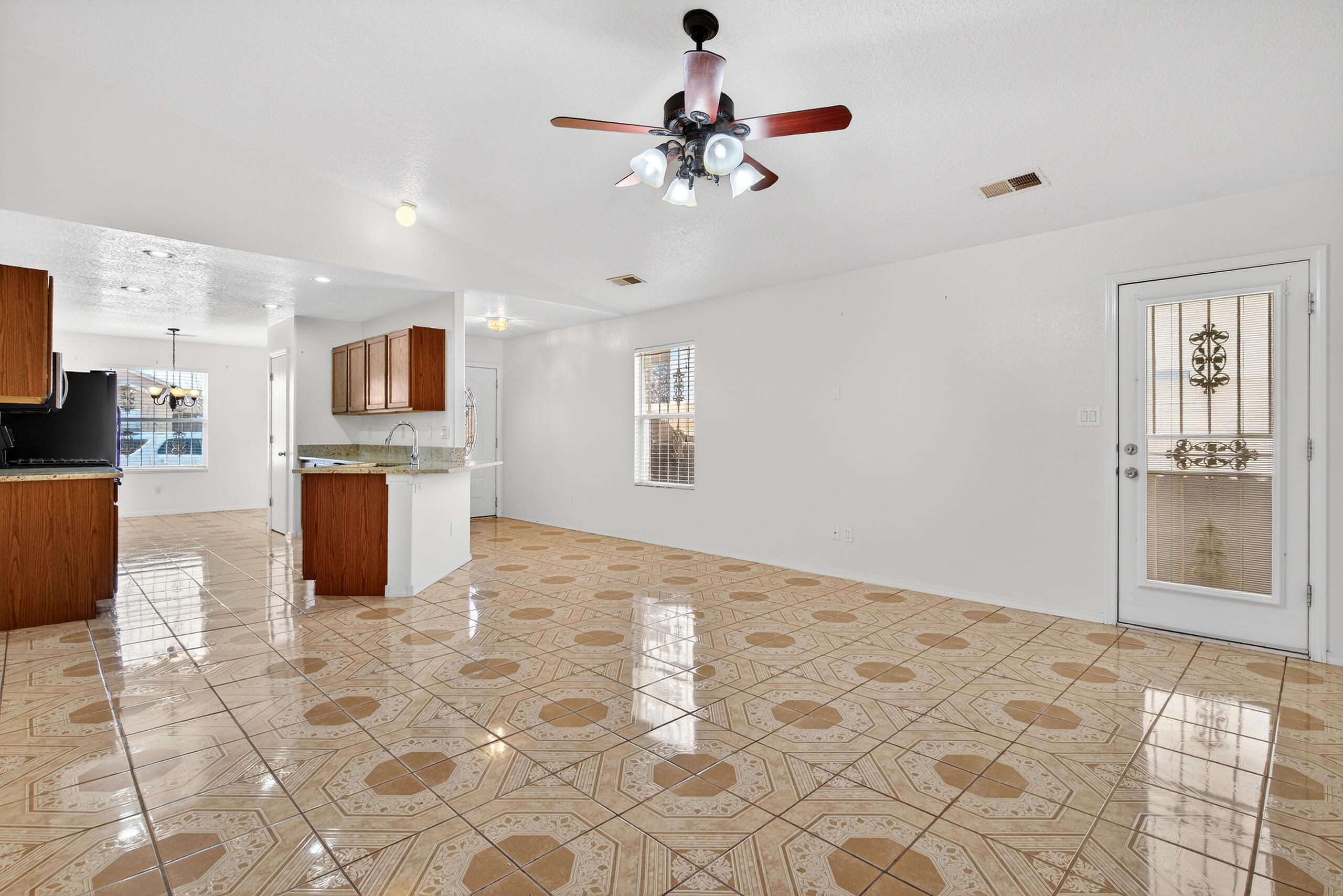 1228 Telstar Loop NW