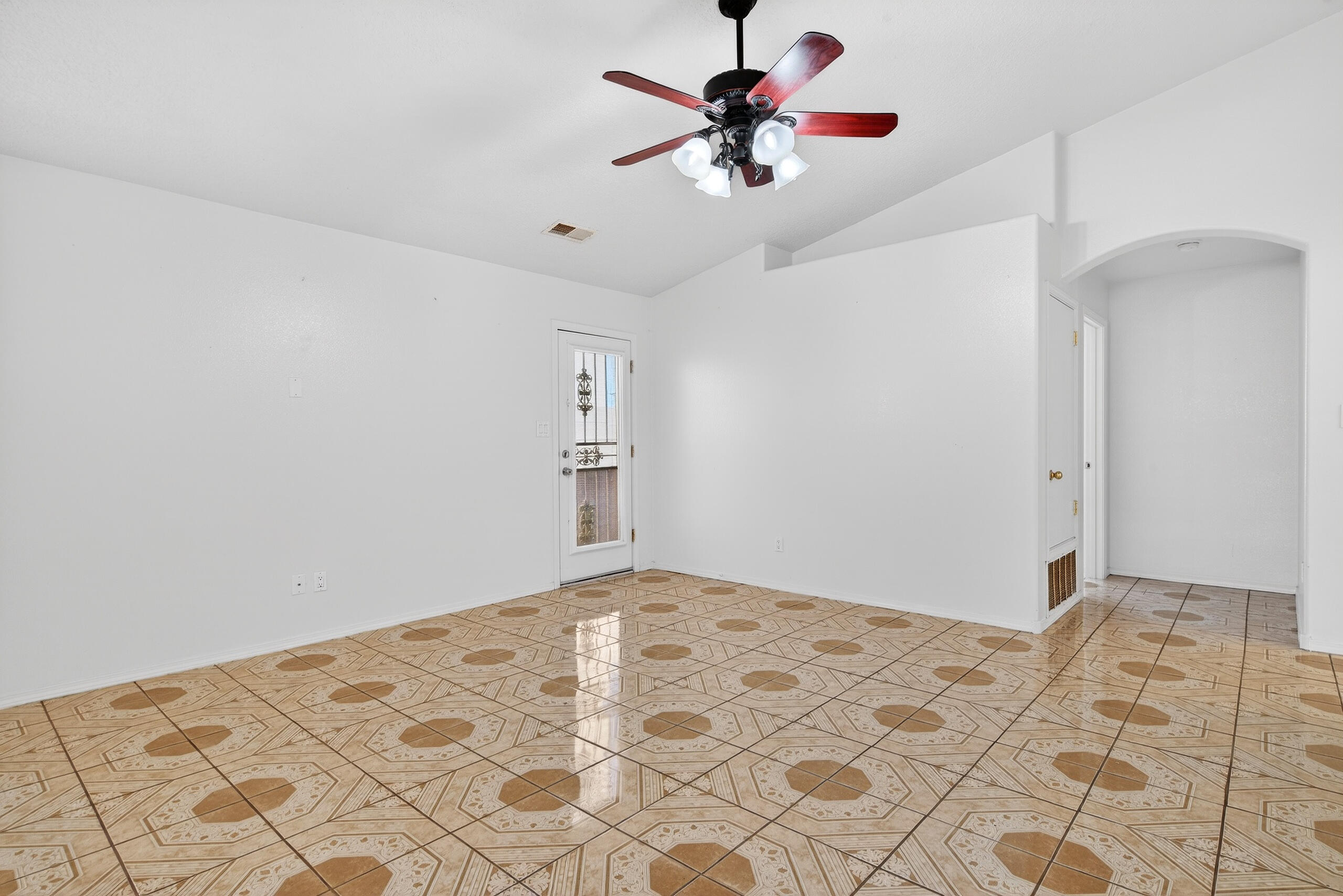 1228 Telstar Loop NW