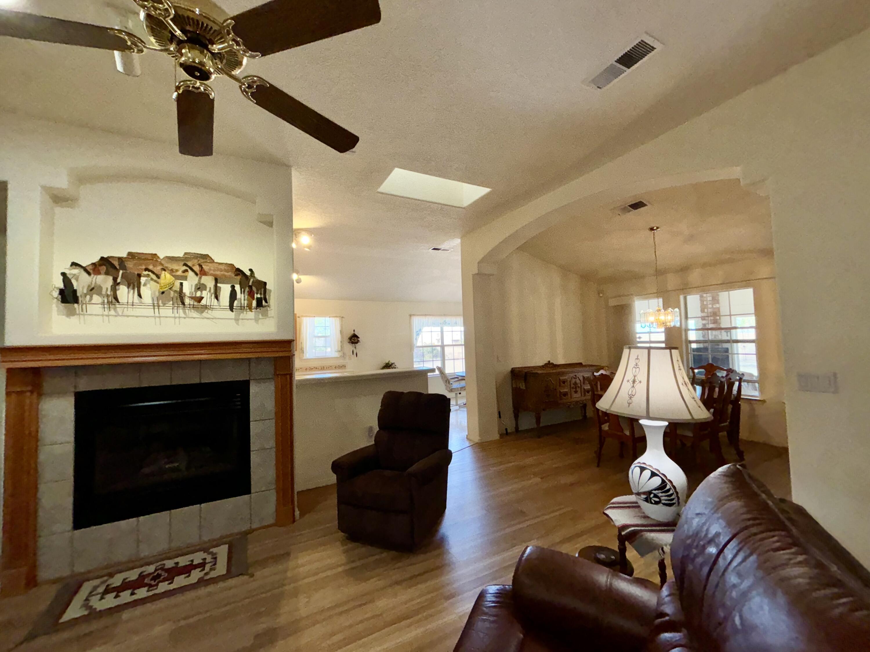 1861 Montara Court, Los Lunas, New Mexico image 4