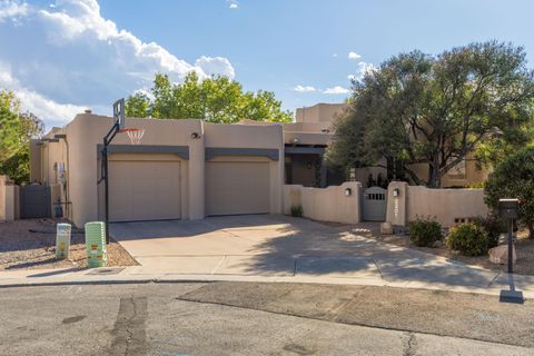 Photo of 2201 Rozinante Court NW, Albuquerque, NM 87104 (MLS # 1098624)