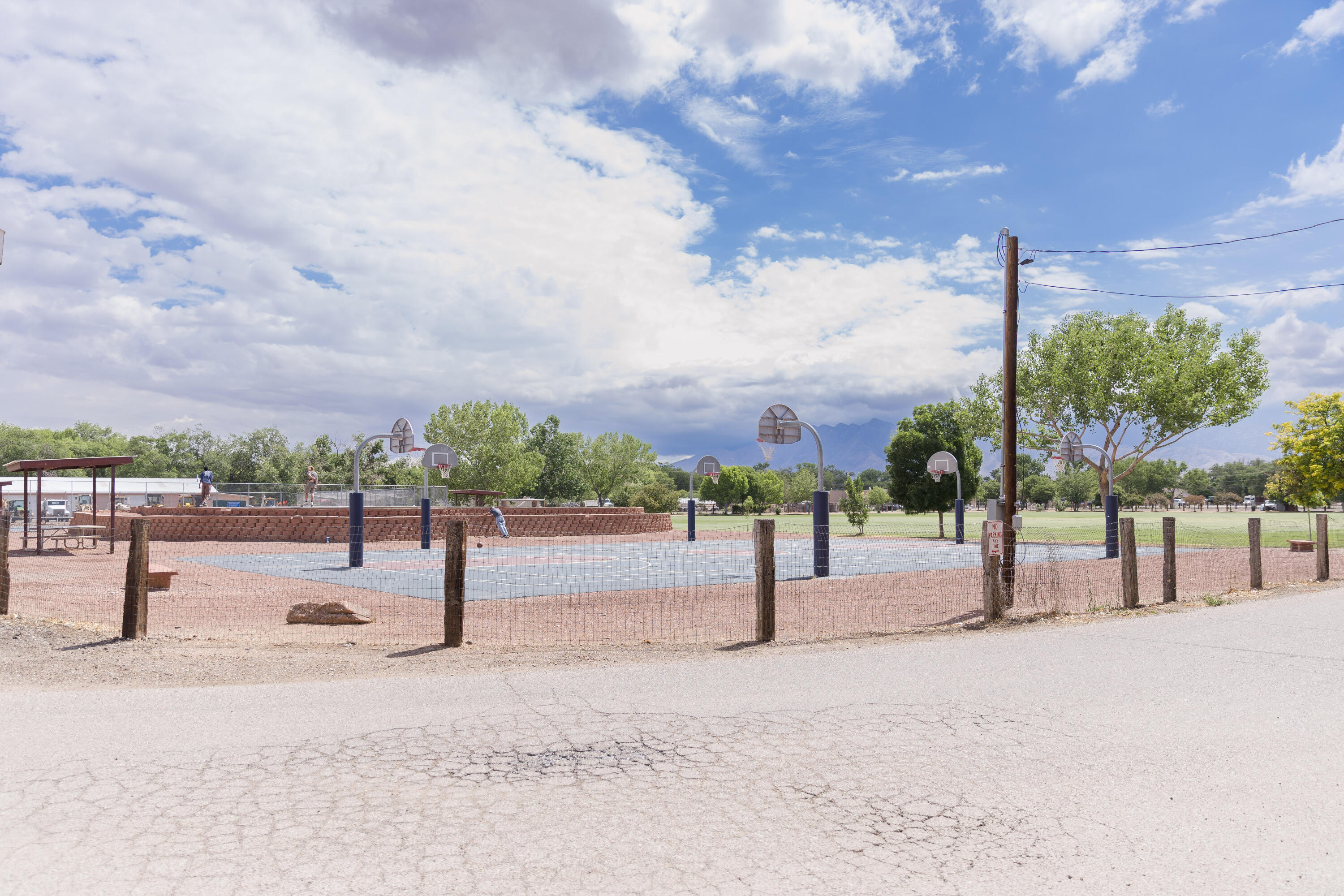 West Valverde, Corrales, New Mexico image 33