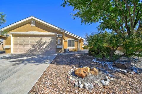Photo of 8001 Tuscarora Road NW, Albuquerque, NM 87114 (MLS # 1111191)