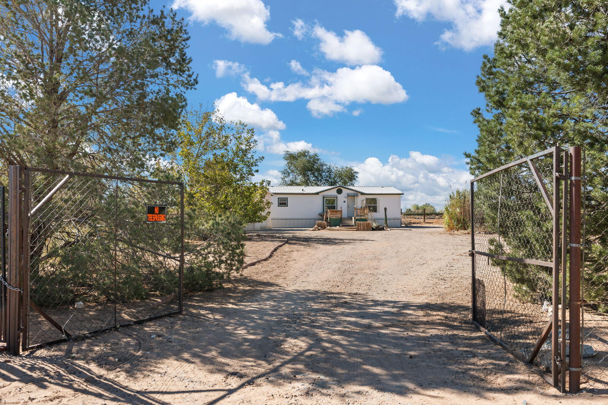 14 Clear View Drive, Los Lunas, New Mexico image 2