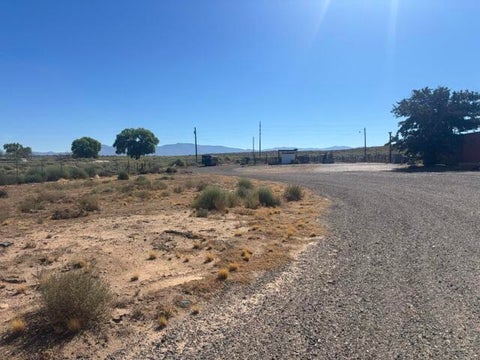 Photo of 55 Sandhill Road, Los Lunas, NM 87031 (MLS # 1111811)