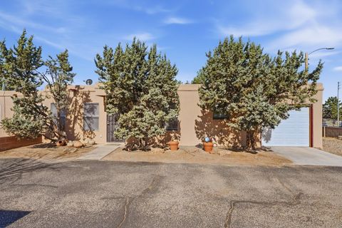 Photo of 5108 Zuni Road SE, Albuquerque, NM 87108 (MLS # 1103981)