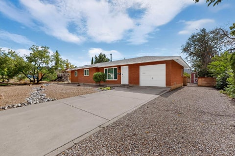 Photo of 2420 Stevens Drive NE, Albuquerque, NM 87112 (MLS # 1111249)