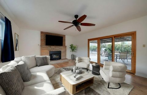 Photo of 1511 Rita Drive NE, Albuquerque, NM 87106 (MLS # 1097911)