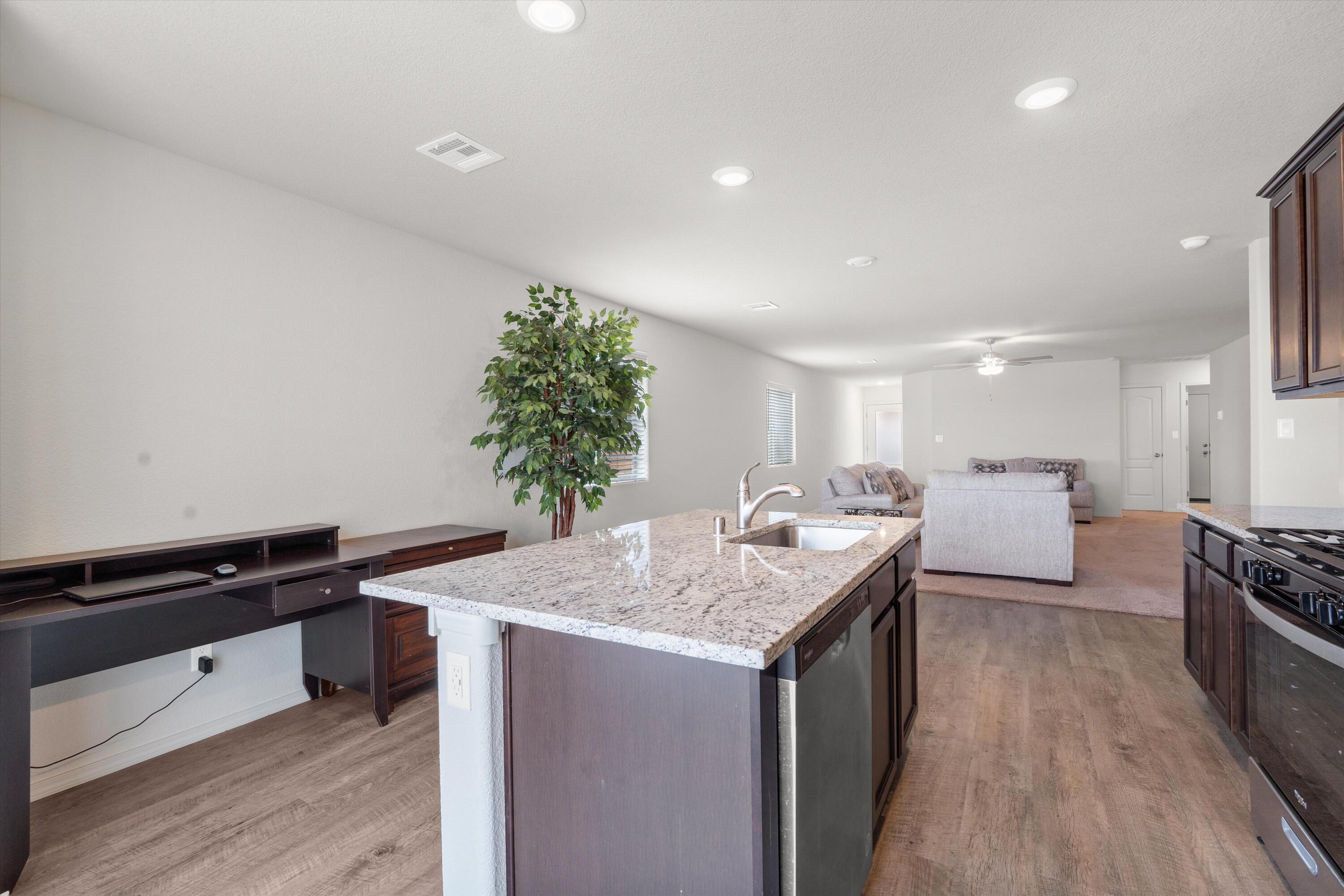 3884 Hernandez Street, Los Lunas, New Mexico image 8