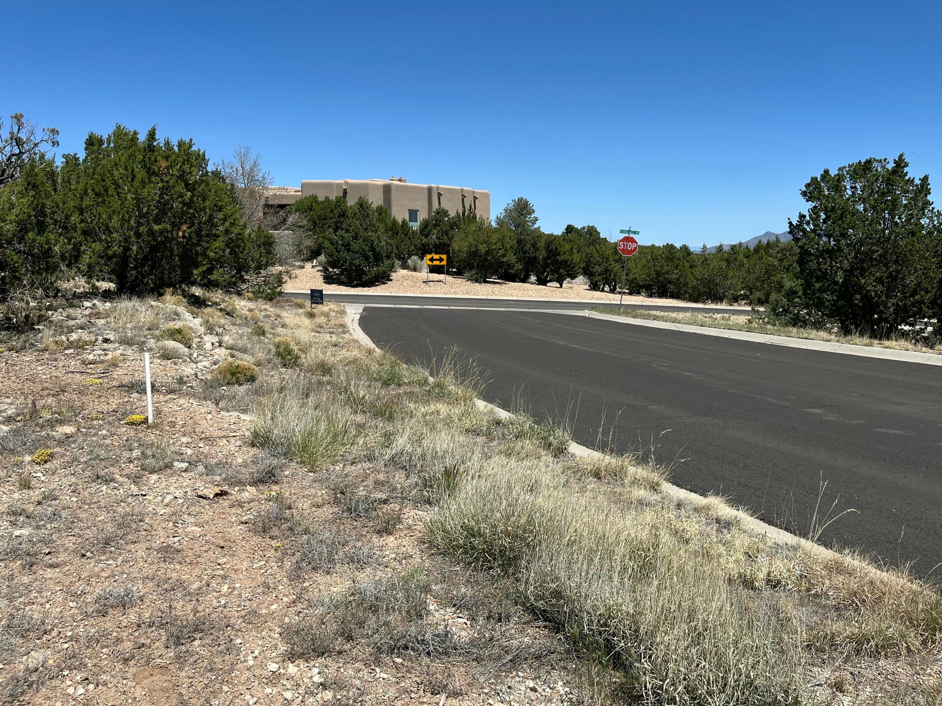 2 Mongwu Kachina Court