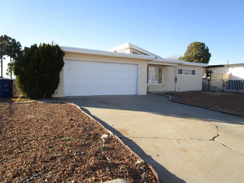 Photo of 1009 Dakota Street NE, Albuquerque, NM 87110 (MLS # 1095671)