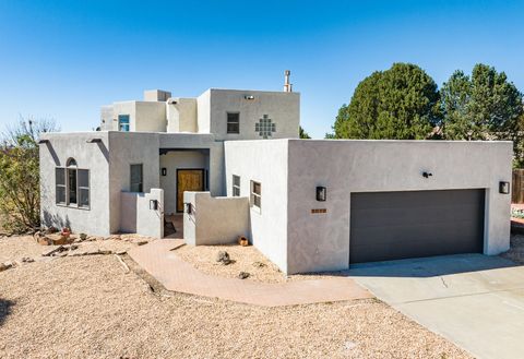 Photo of 3049 Cliff Palace, Santa Fe, NM 87505 (MLS # 1092413)