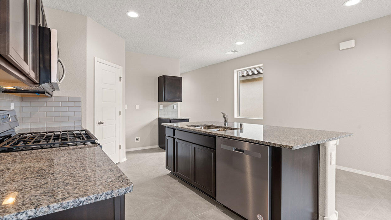 35 Avenida Parque Ct, Los Lunas, New Mexico image 4