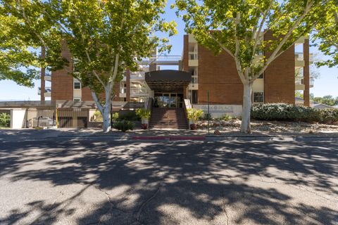 Photo of 1325 PARK Avenue SW #207, Albuquerque, NM 87102 (MLS # 1092360)
